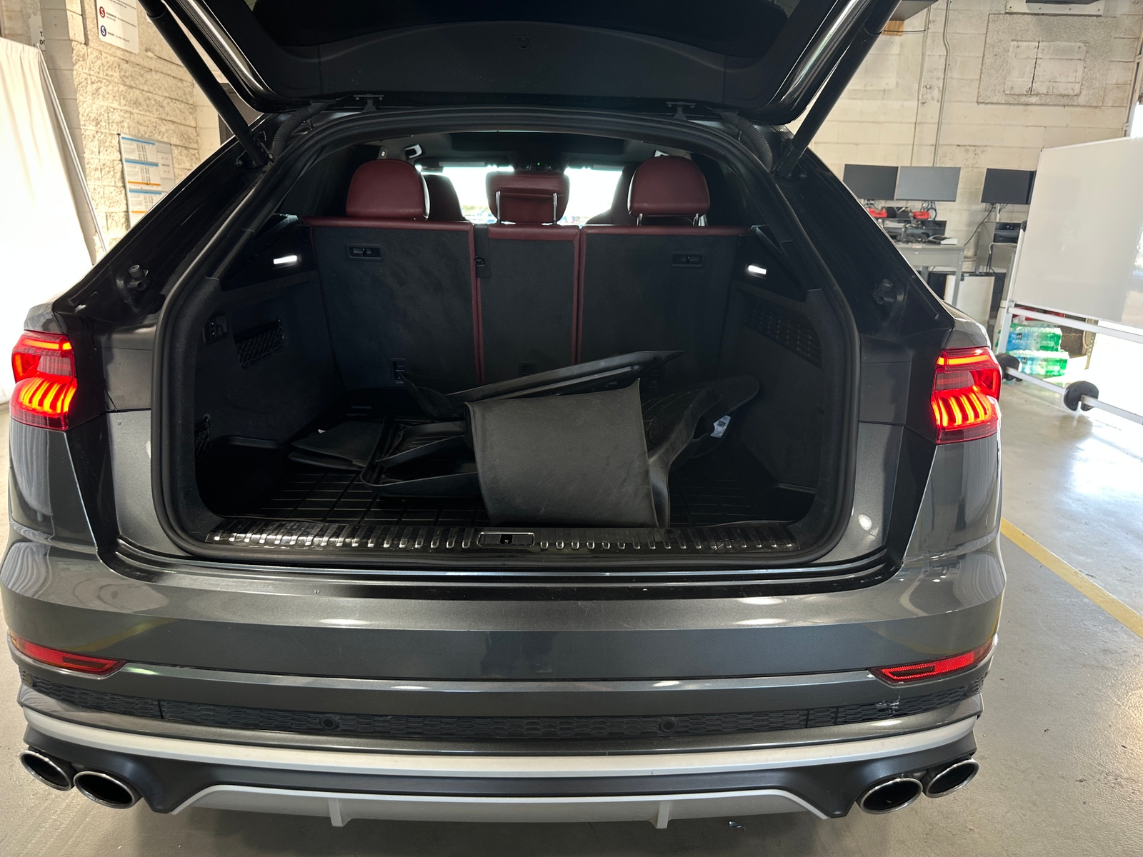 Thumbnail: 2021 Audi SQ8 - 6