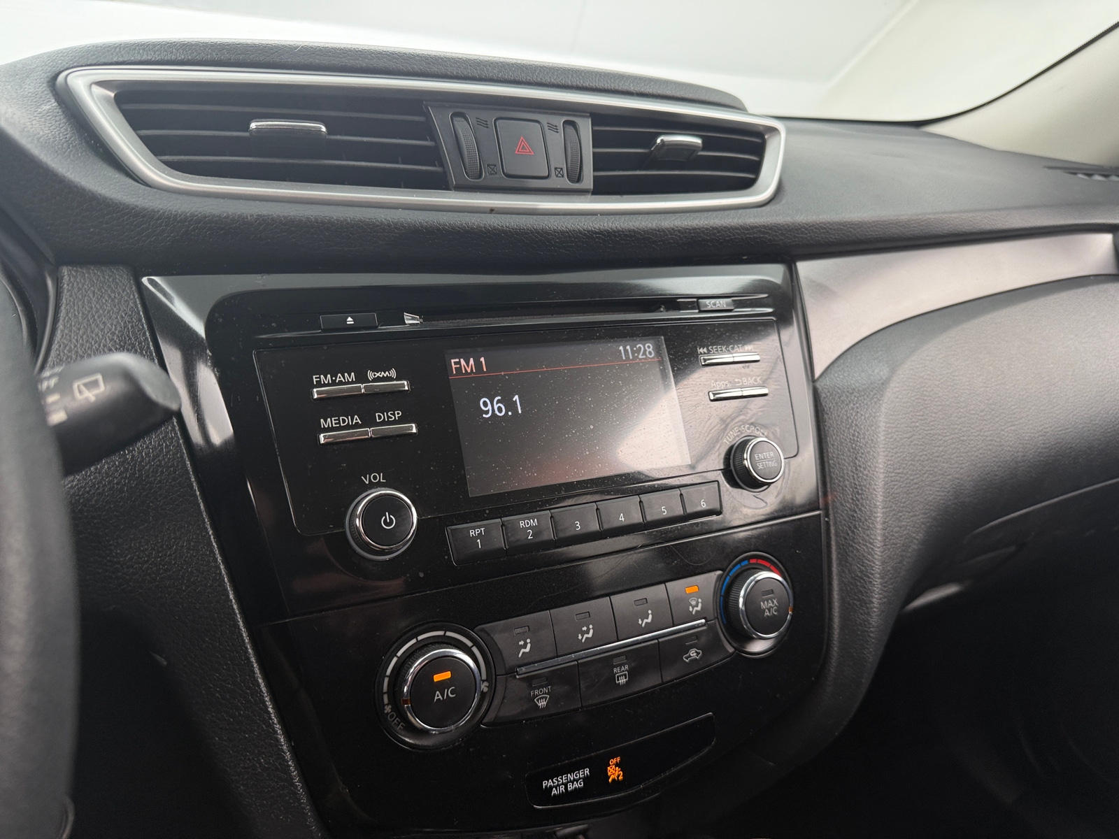 Thumbnail: 2015 Nissan Rogue - 4