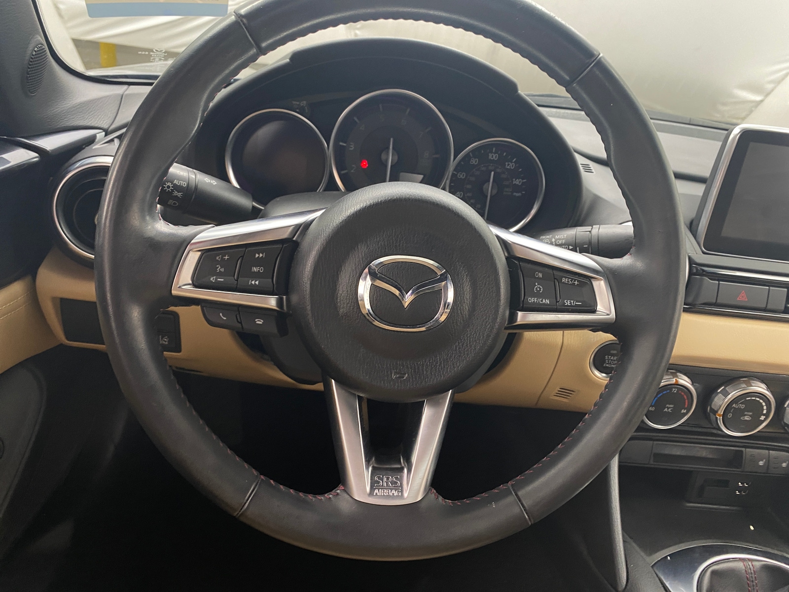 Thumbnail: 2016 Mazda MX-5 Miata - 4