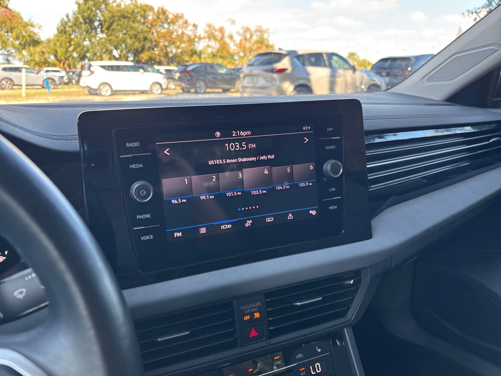 Thumbnail: 2025 Volkswagen Jetta - 4