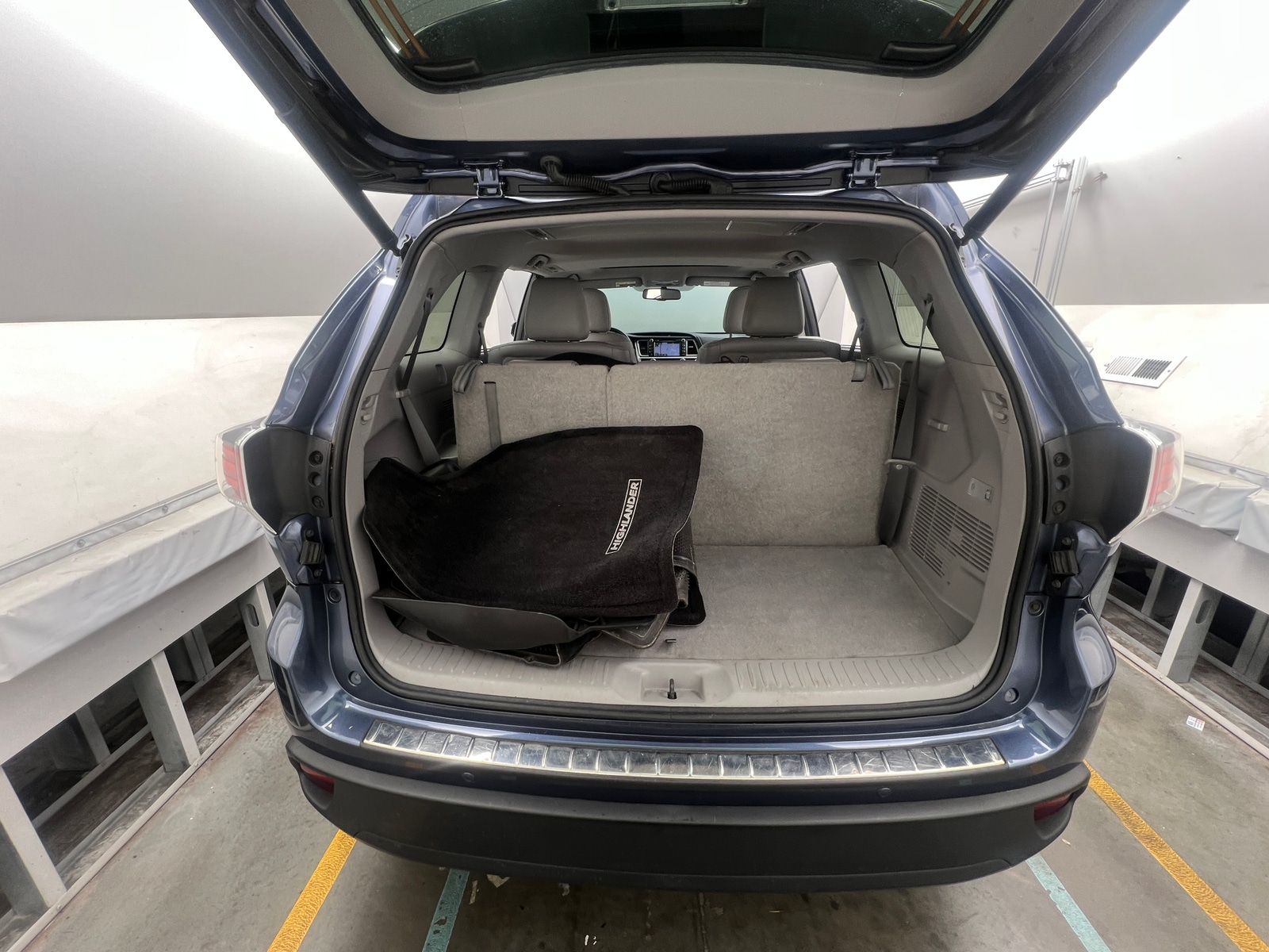 Thumbnail: 2016 Toyota Highlander - 6