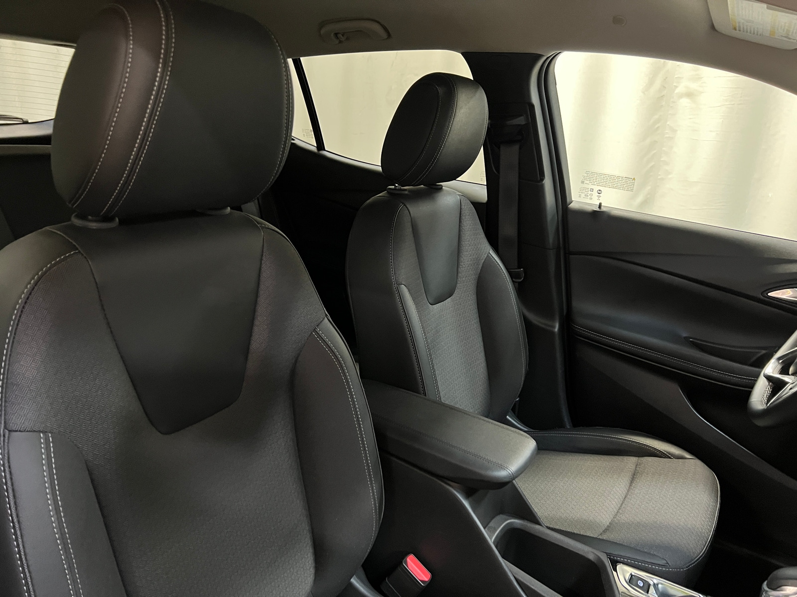 Thumbnail: 2025 Buick Encore GX - 2