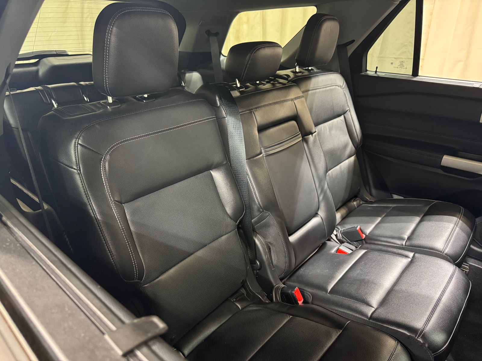 Thumbnail: 2022 Ford Explorer - 5