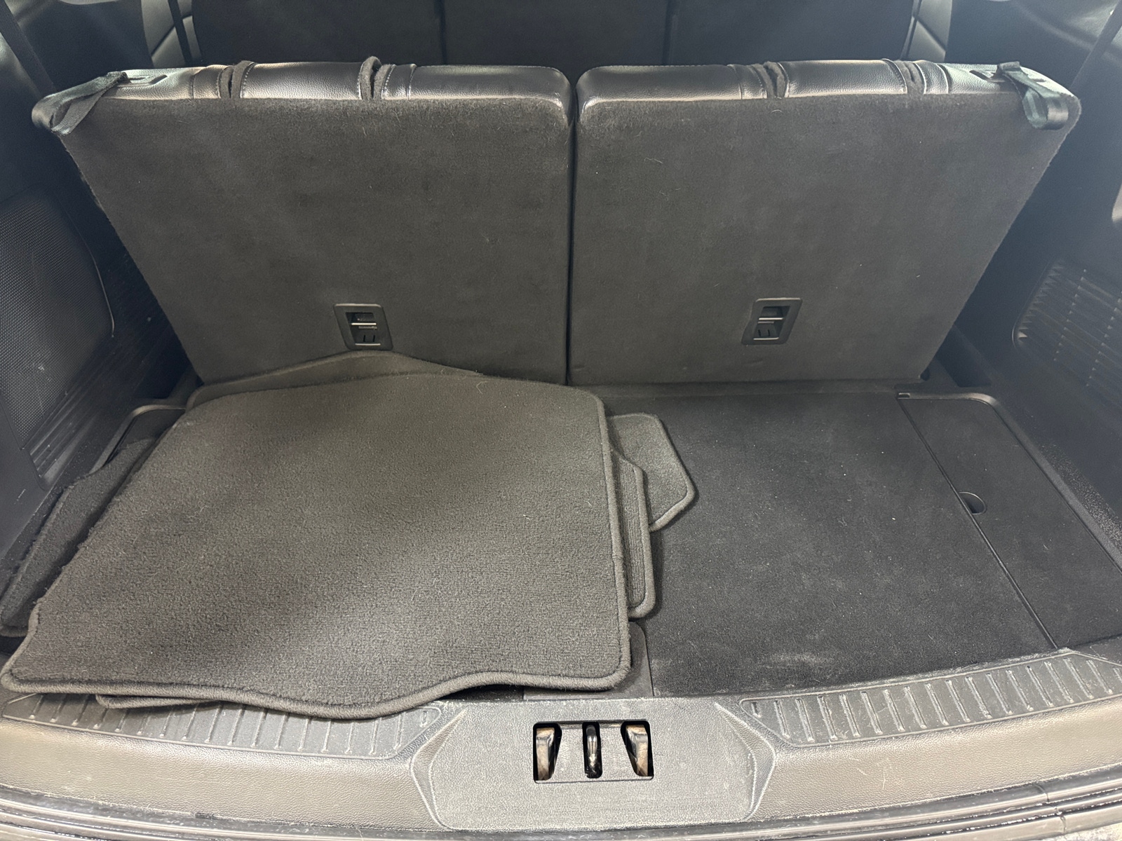 Thumbnail: 2022 Ford Explorer - 6