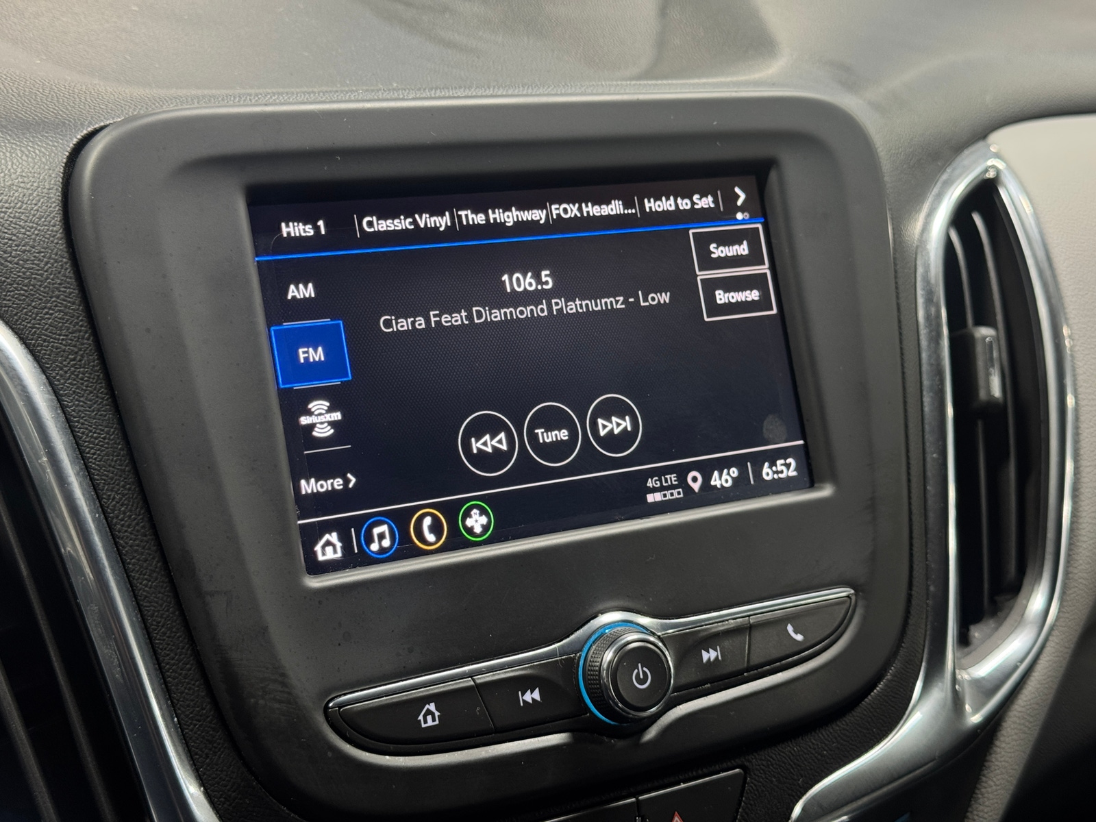 Thumbnail: 2022 Chevrolet Equinox - 4