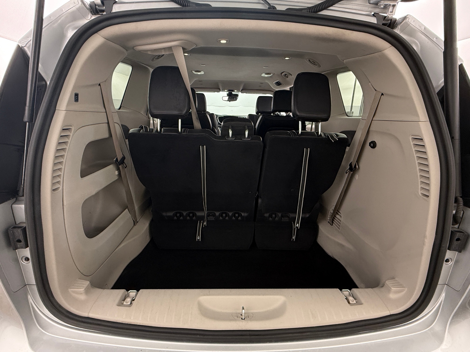 Thumbnail: 2024 Chrysler Pacifica - 6