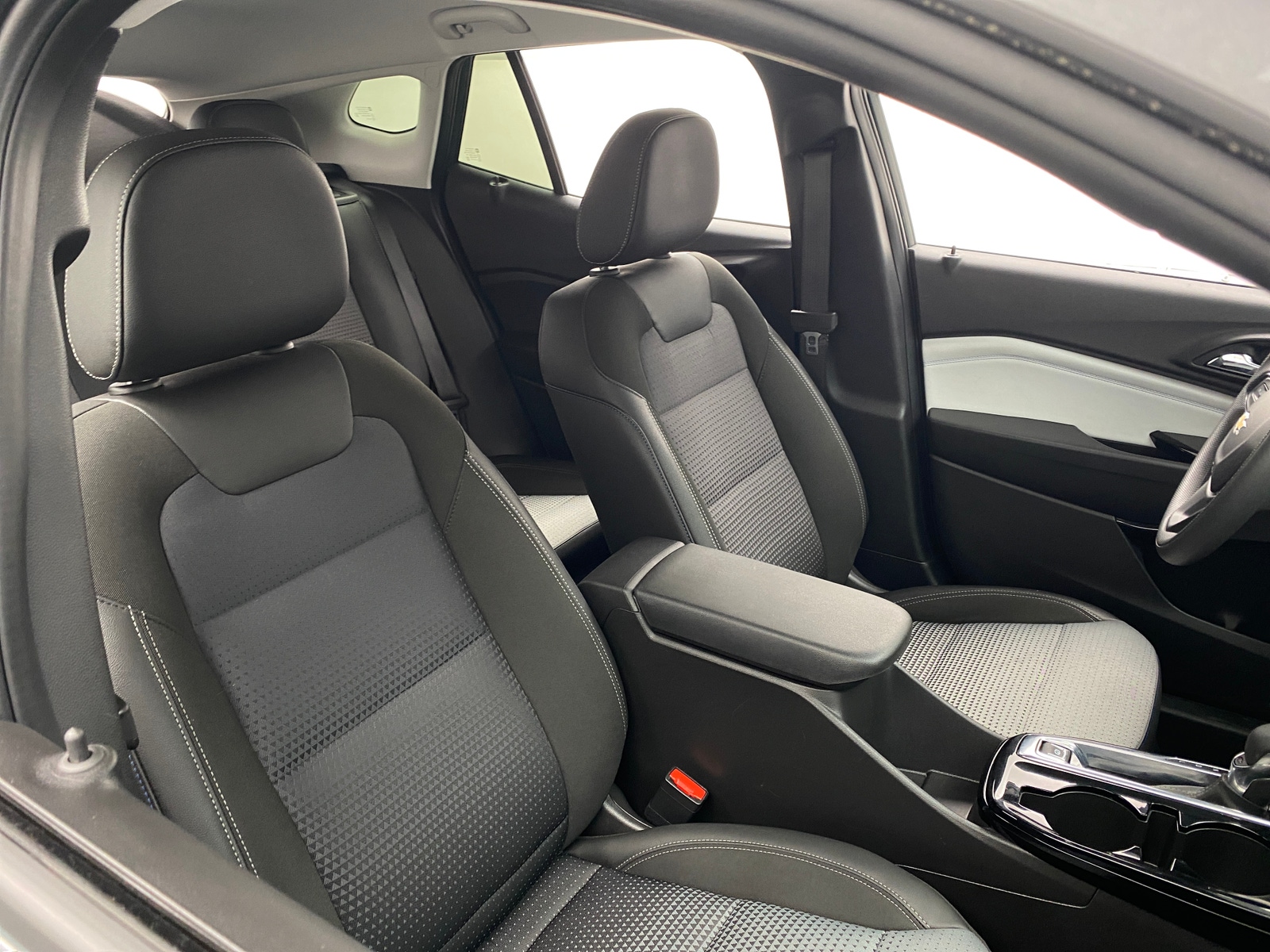 Thumbnail: 2025 Chevrolet Trax - 2