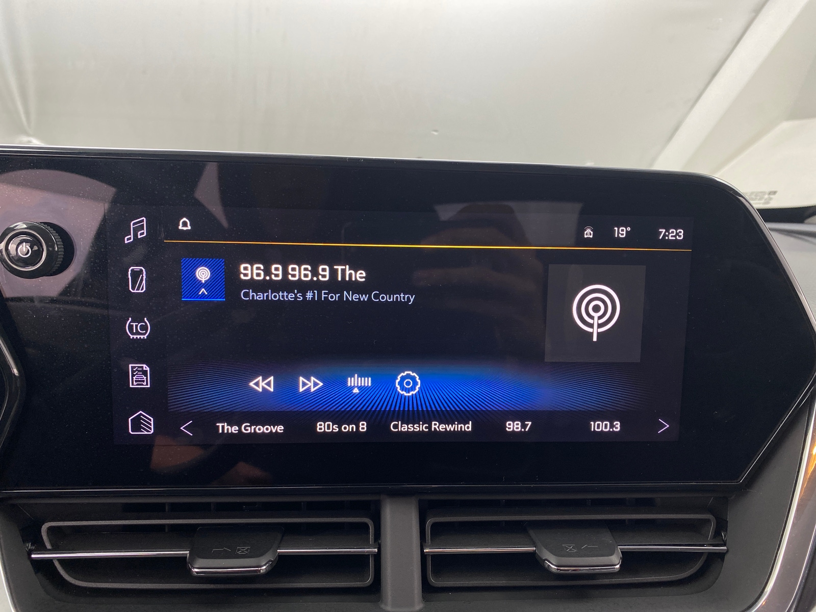 Thumbnail: 2025 Chevrolet Trax - 4