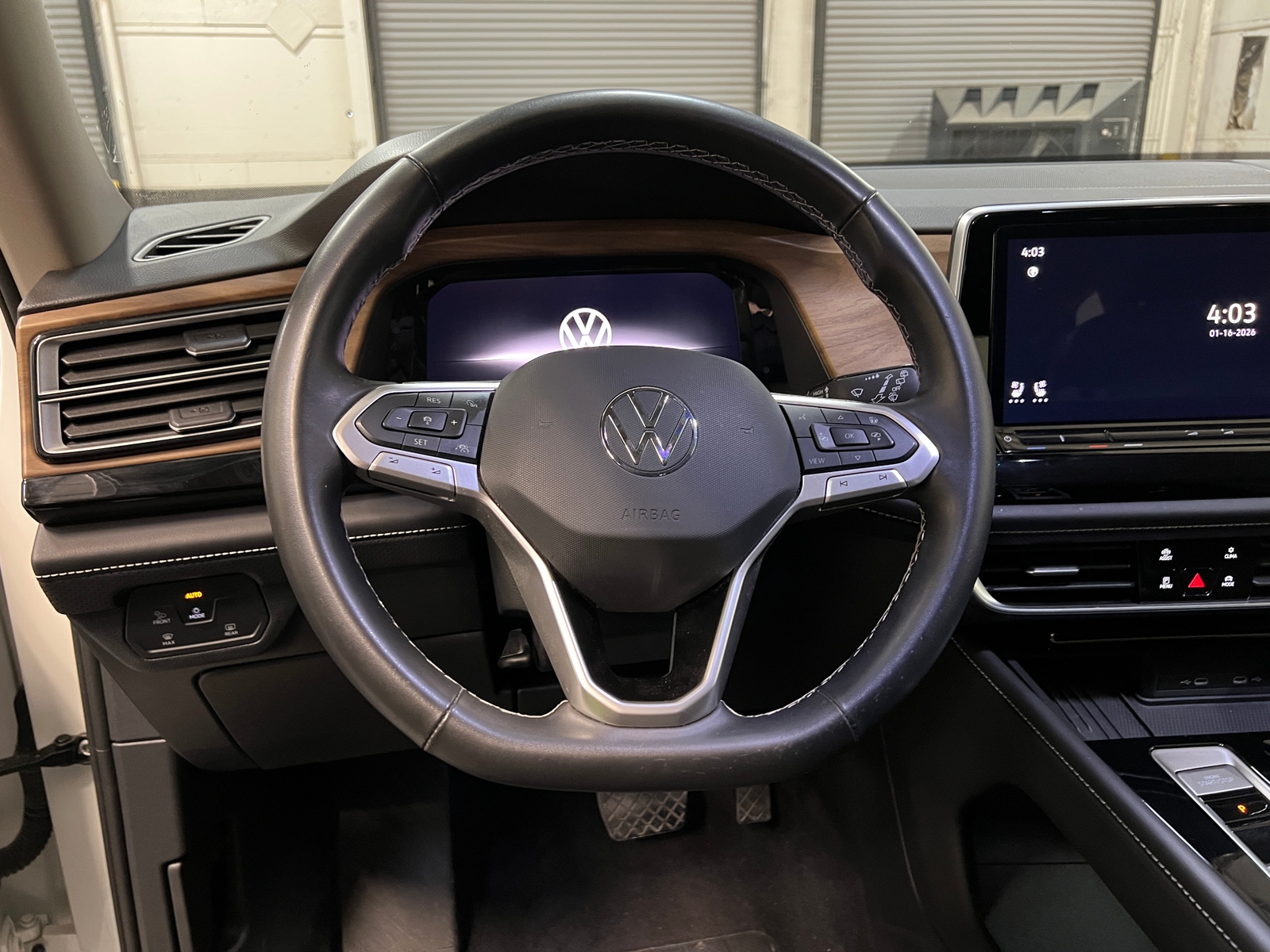 Thumbnail: 2025 Volkswagen Atlas - 4