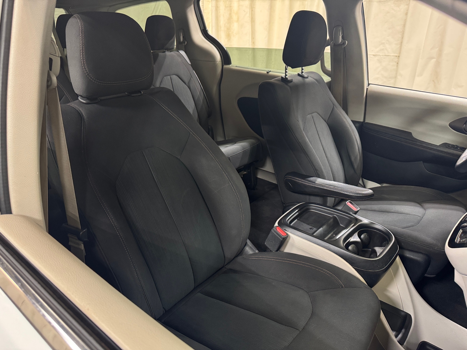 Thumbnail: 2018 Chrysler Pacifica - 2