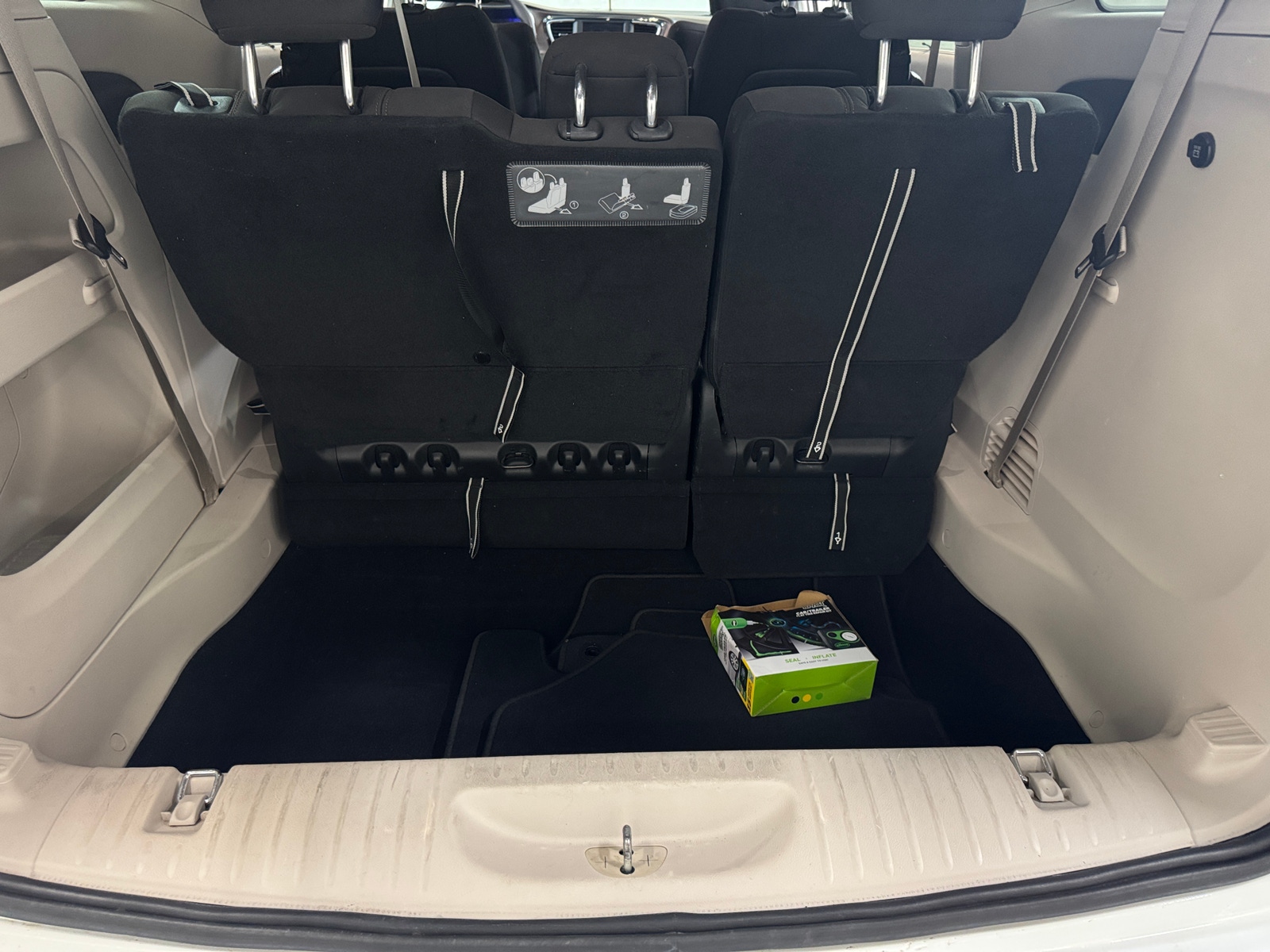 Thumbnail: 2018 Chrysler Pacifica - 7