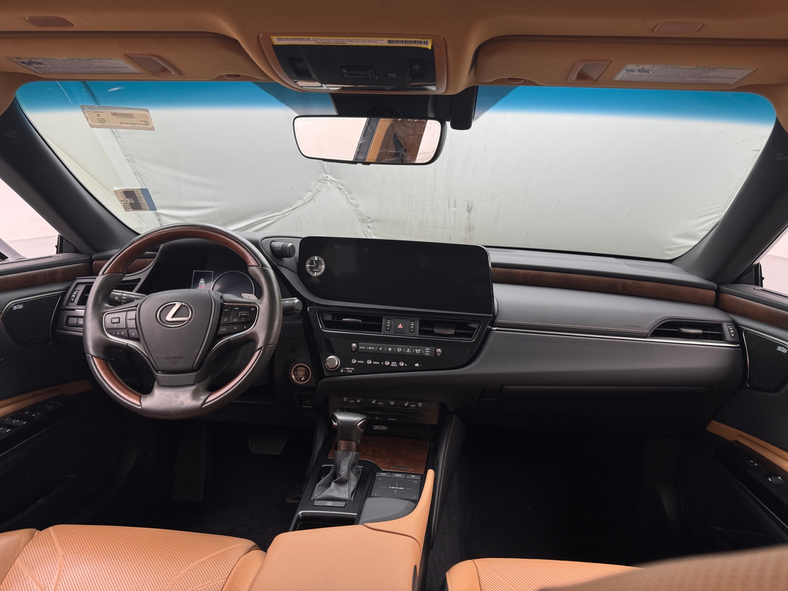 Thumbnail: 2022 Lexus ES - 2