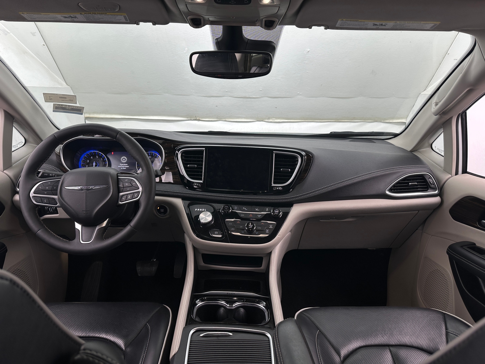 Thumbnail: 2024 Chrysler Pacifica - 2