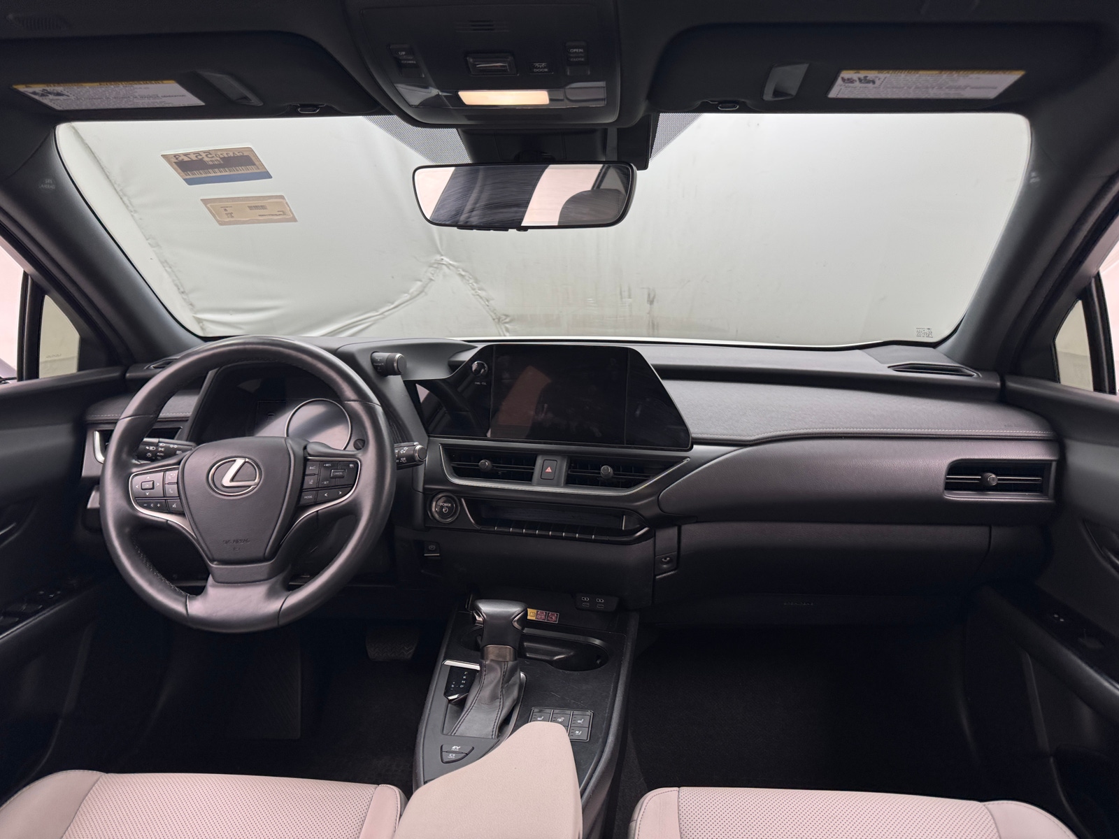 Thumbnail: 2023 Lexus UX - 2