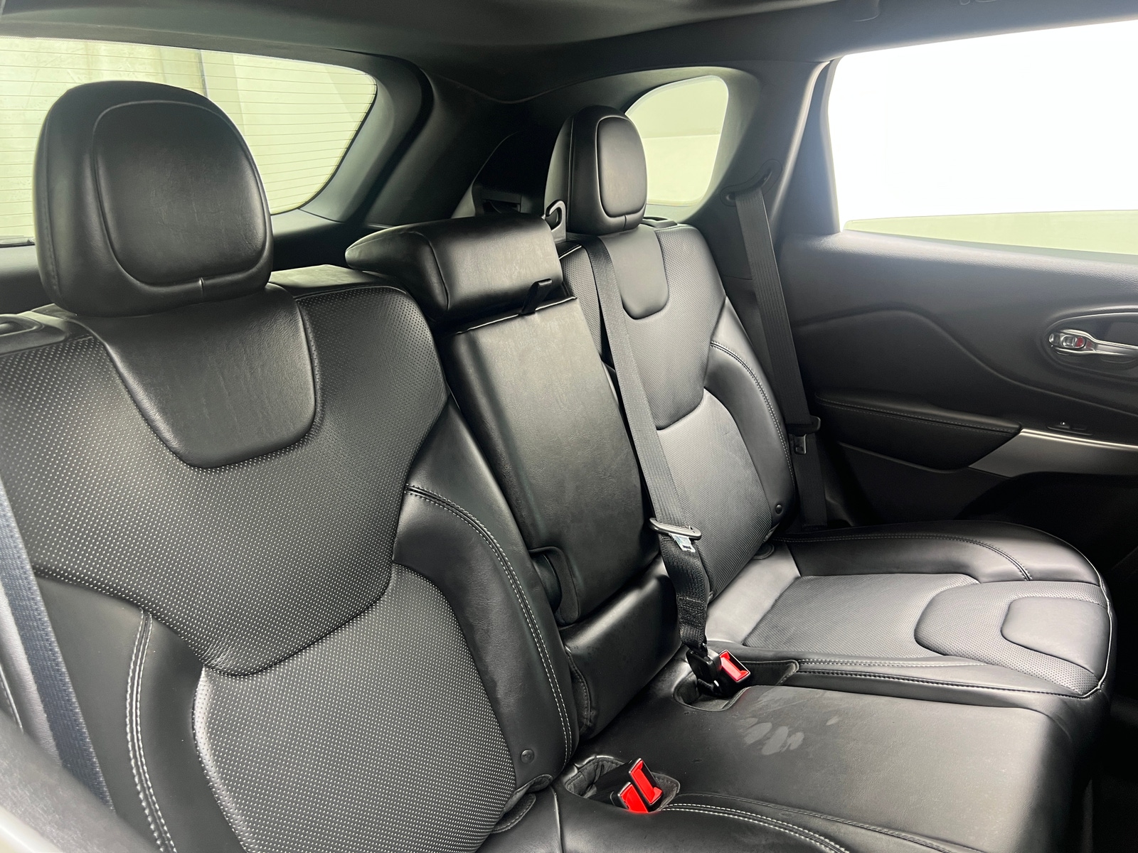 Thumbnail: 2019 Jeep Cherokee - 5