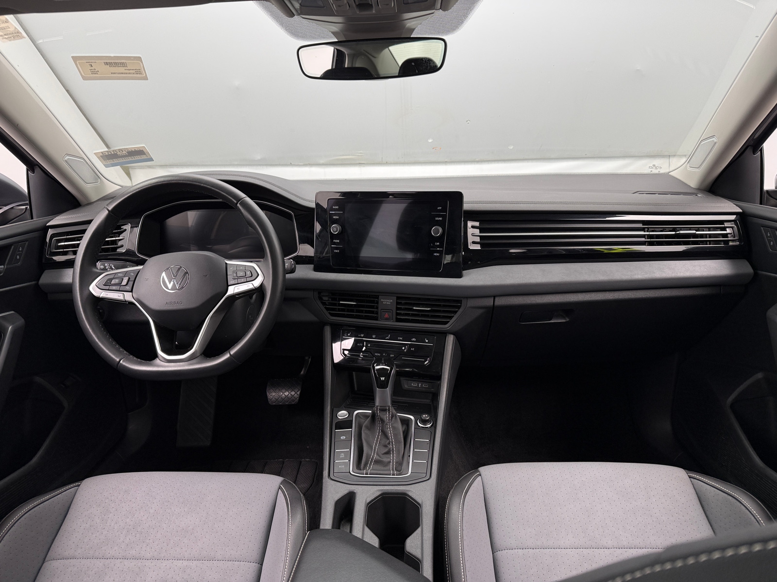 Thumbnail: 2025 Volkswagen Jetta - 2