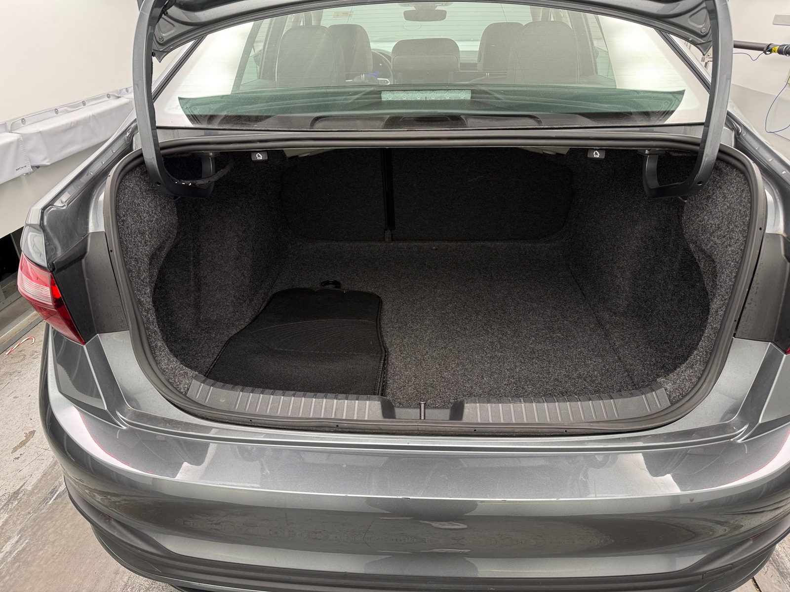 Thumbnail: 2025 Volkswagen Jetta - 6