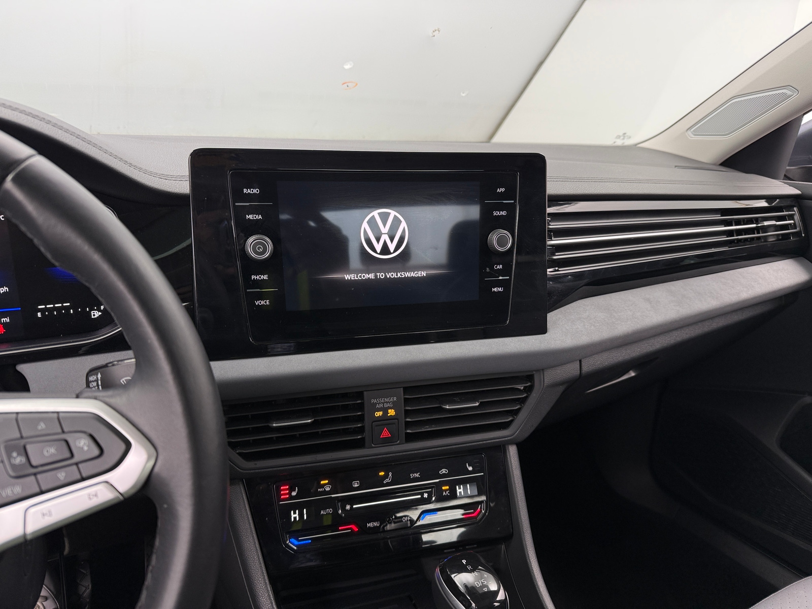 Thumbnail: 2025 Volkswagen Jetta - 3