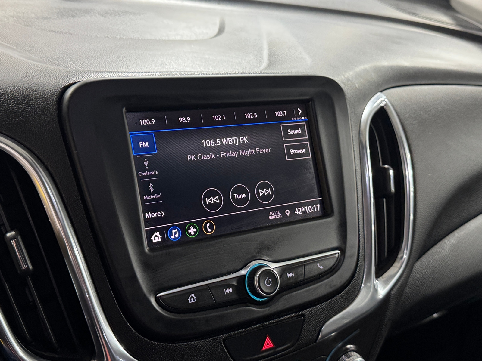 Thumbnail: 2020 Chevrolet Equinox - 4