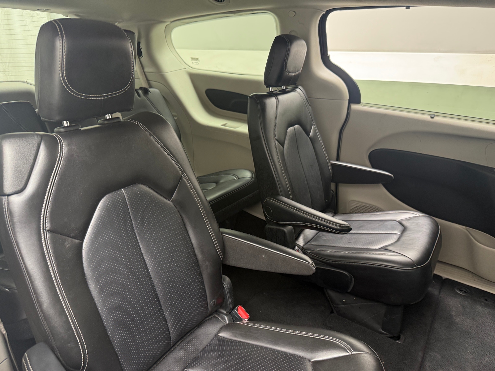 Thumbnail: 2023 Chrysler Pacifica - 5