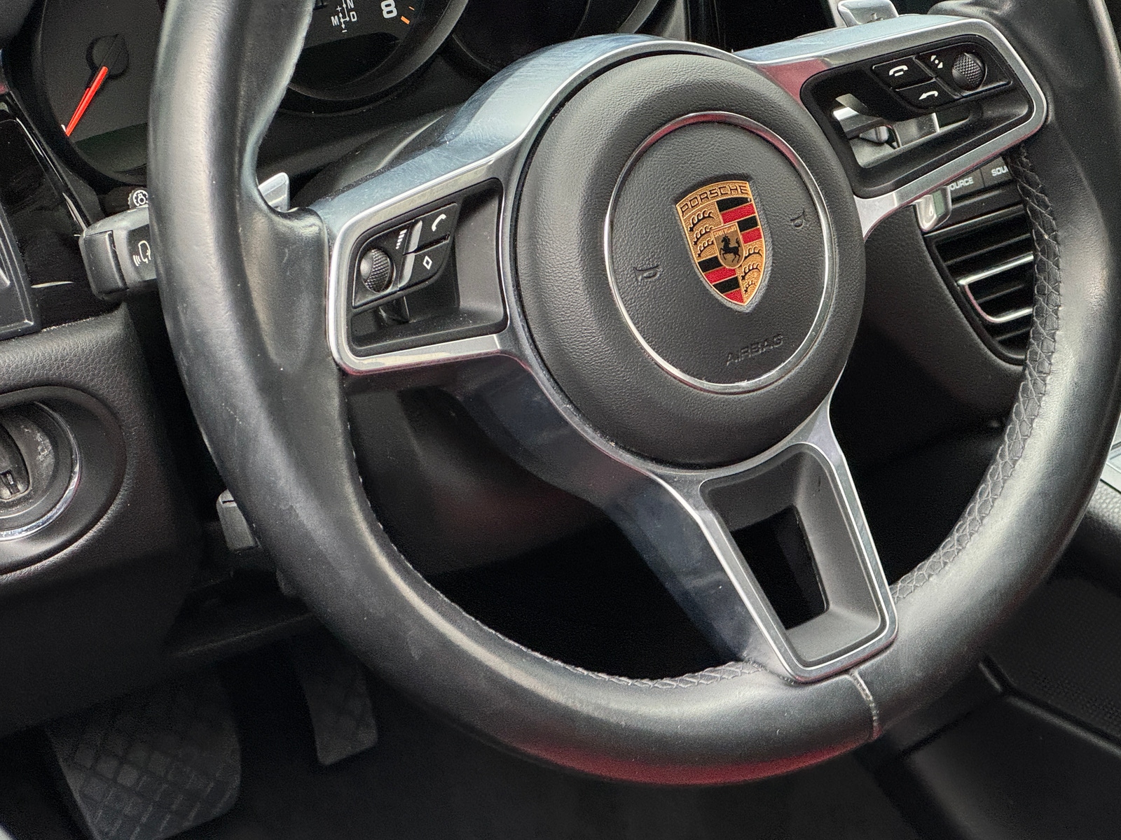 Thumbnail: 2020 Porsche Macan - 4