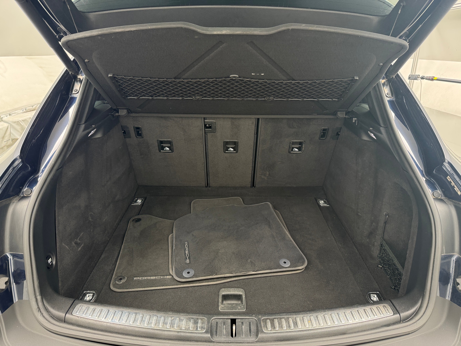 Thumbnail: 2020 Porsche Macan - 6