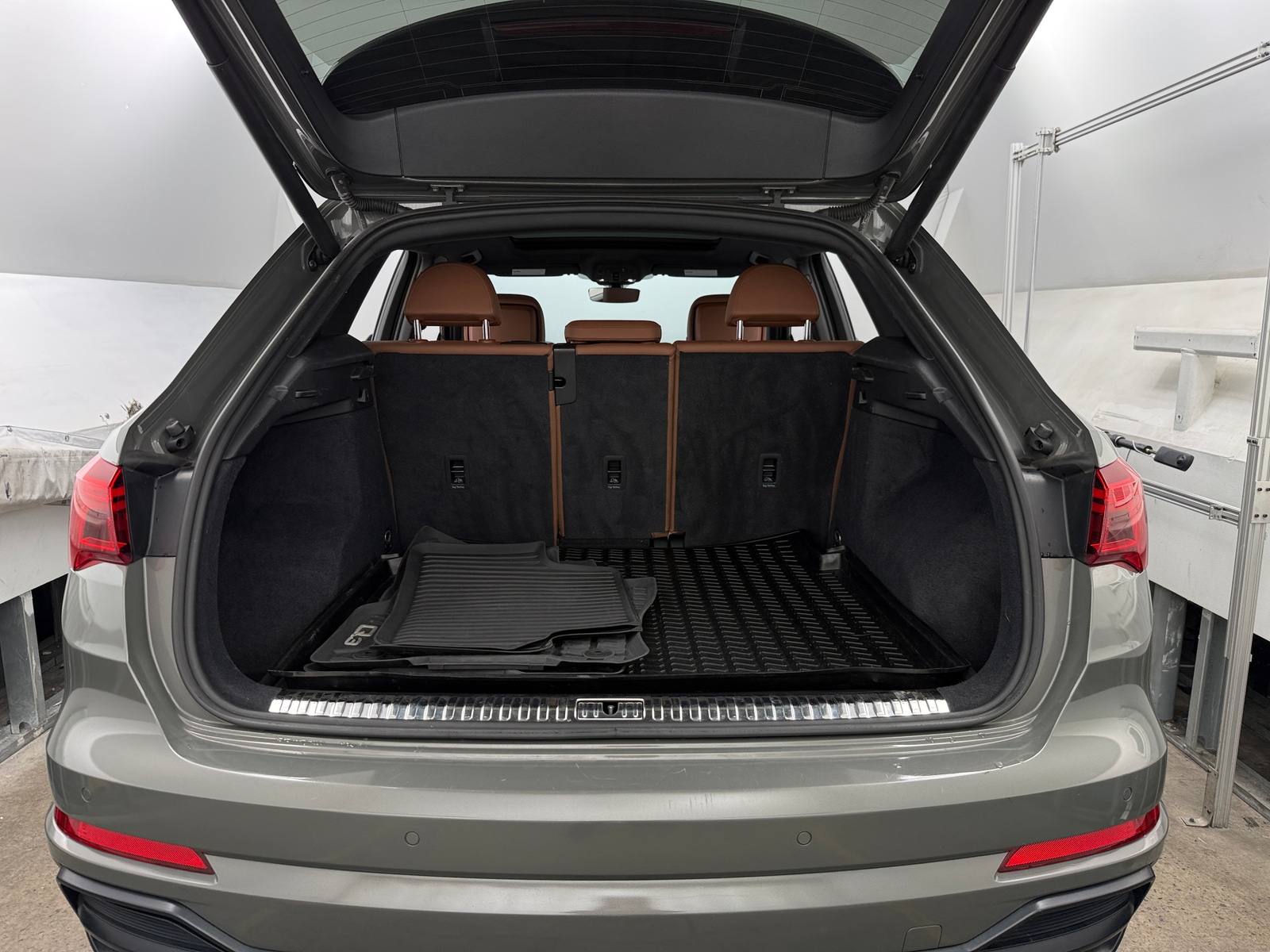 Thumbnail: 2020 Audi Q3 - 6