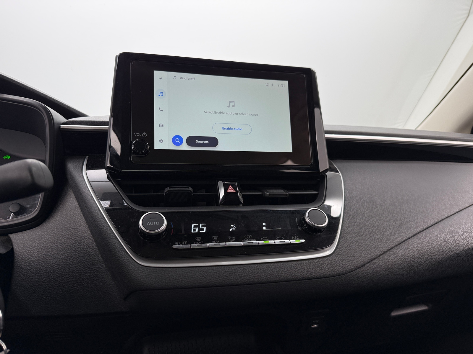 Thumbnail: 2025 Toyota Corolla - 4