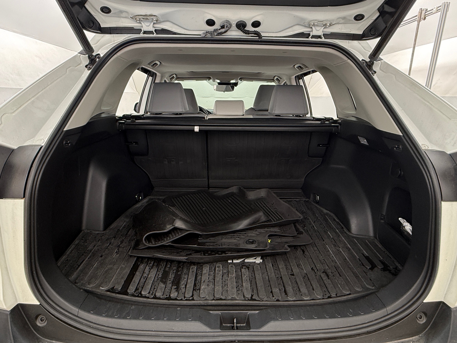 Thumbnail: 2021 Toyota RAV4 - 6