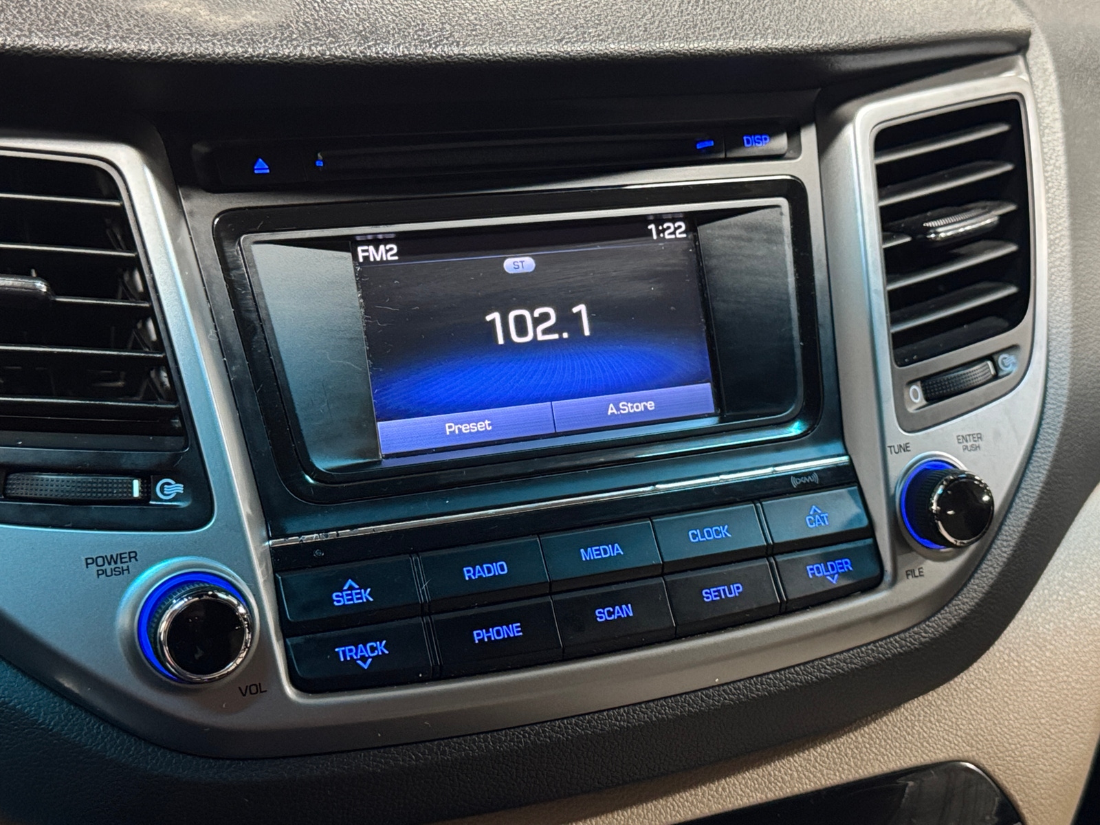 Thumbnail: 2016 Hyundai Tucson - 4