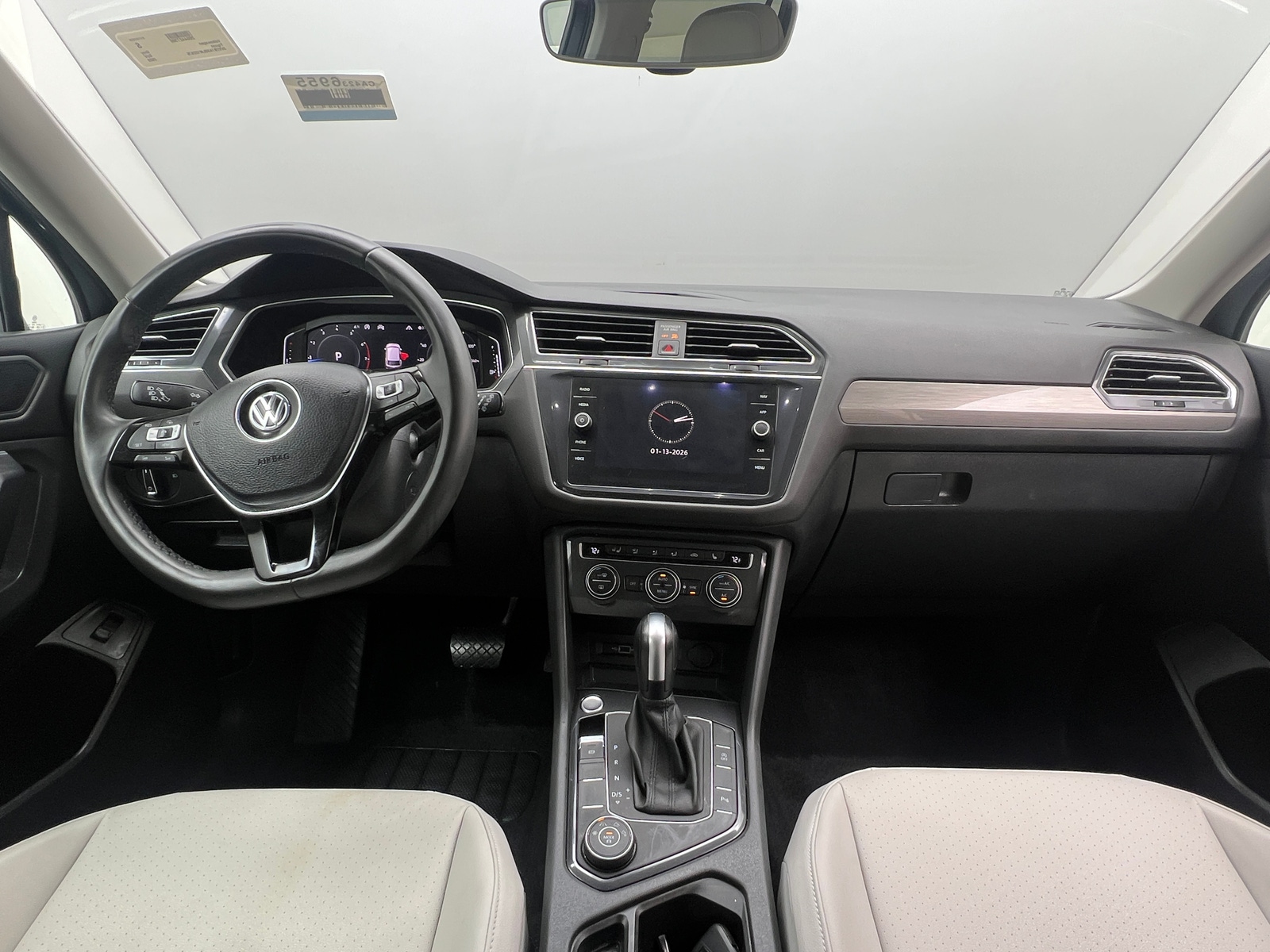 Thumbnail: 2020 Volkswagen Tiguan - 2