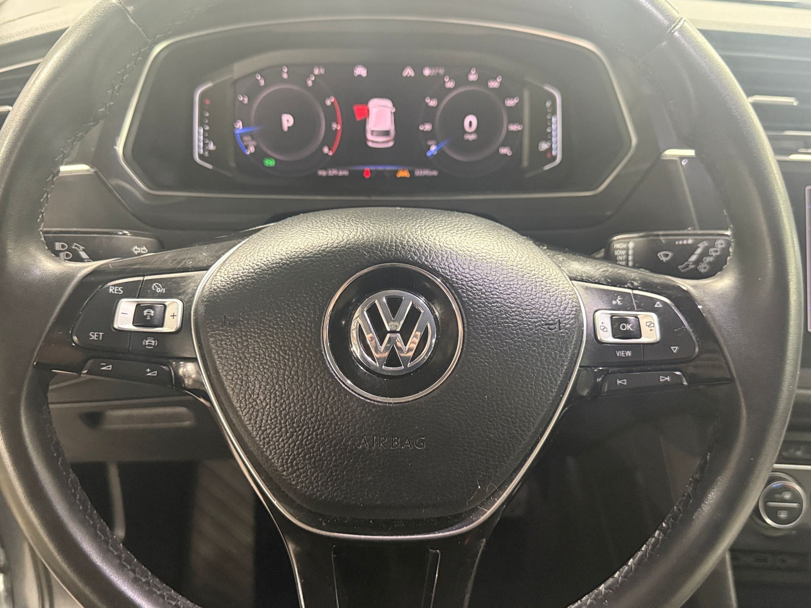 Thumbnail: 2020 Volkswagen Tiguan - 4