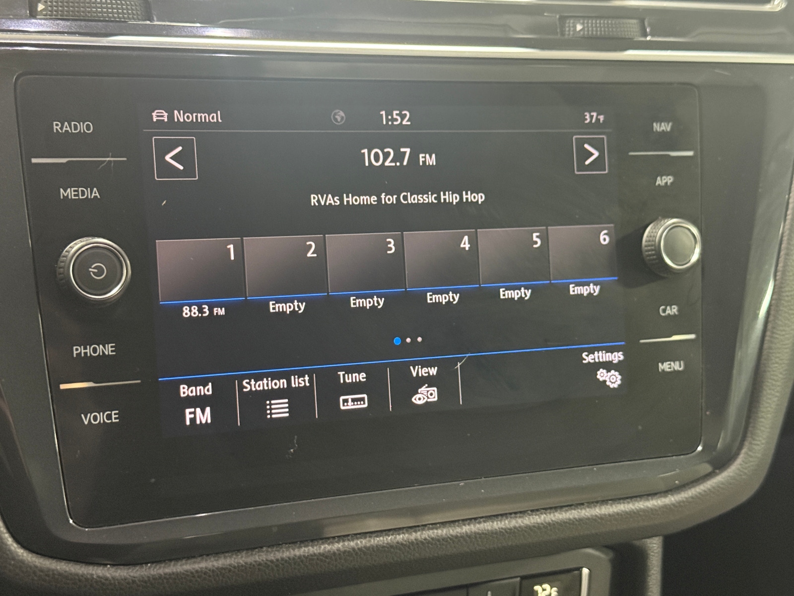 Thumbnail: 2020 Volkswagen Tiguan - 3