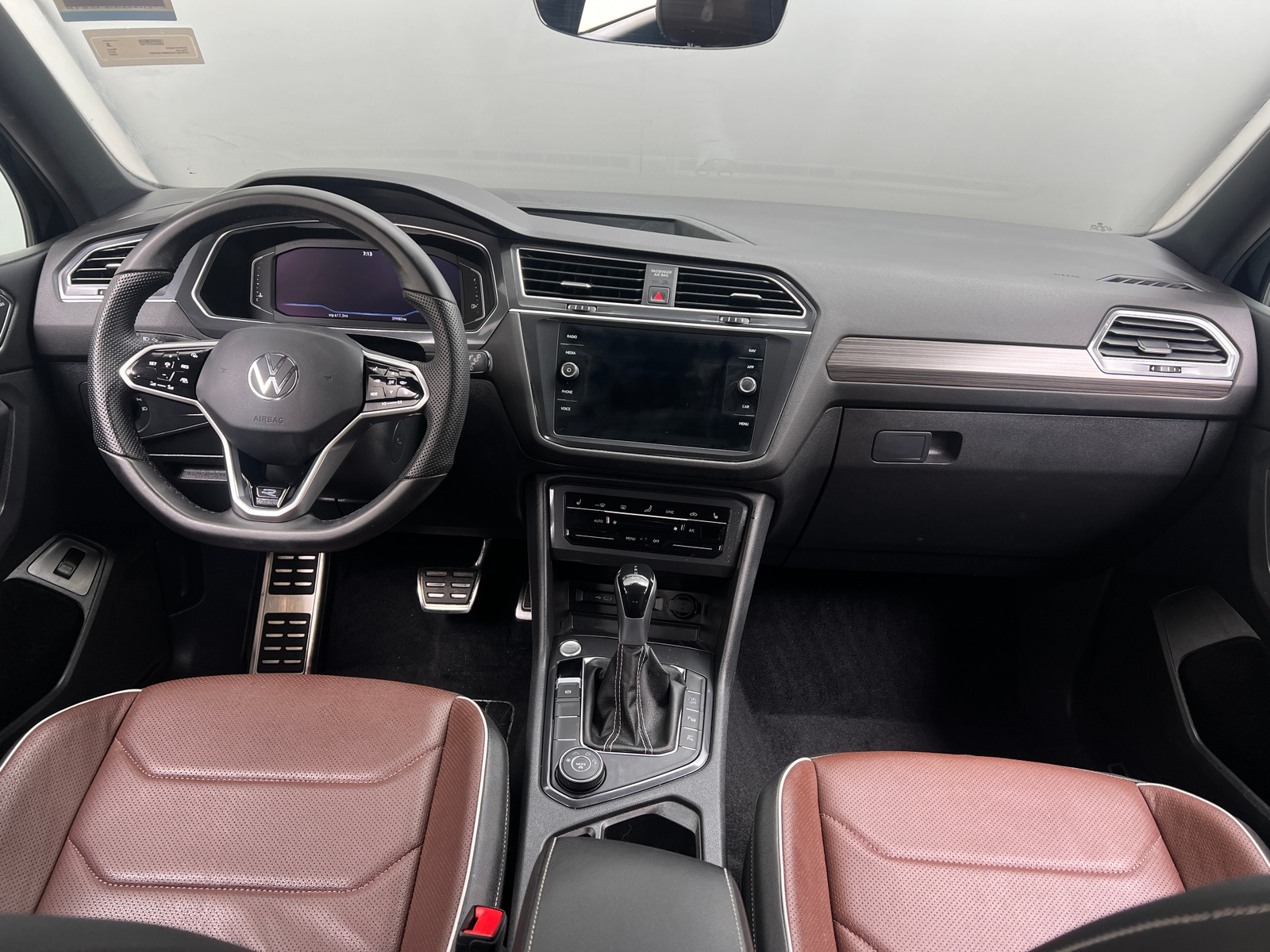 Thumbnail: 2022 Volkswagen Tiguan - 2