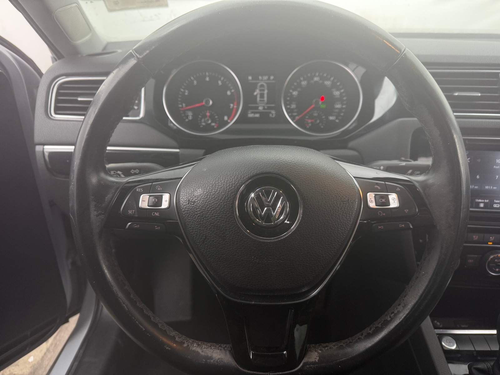 Thumbnail: 2017 Volkswagen Jetta - 4