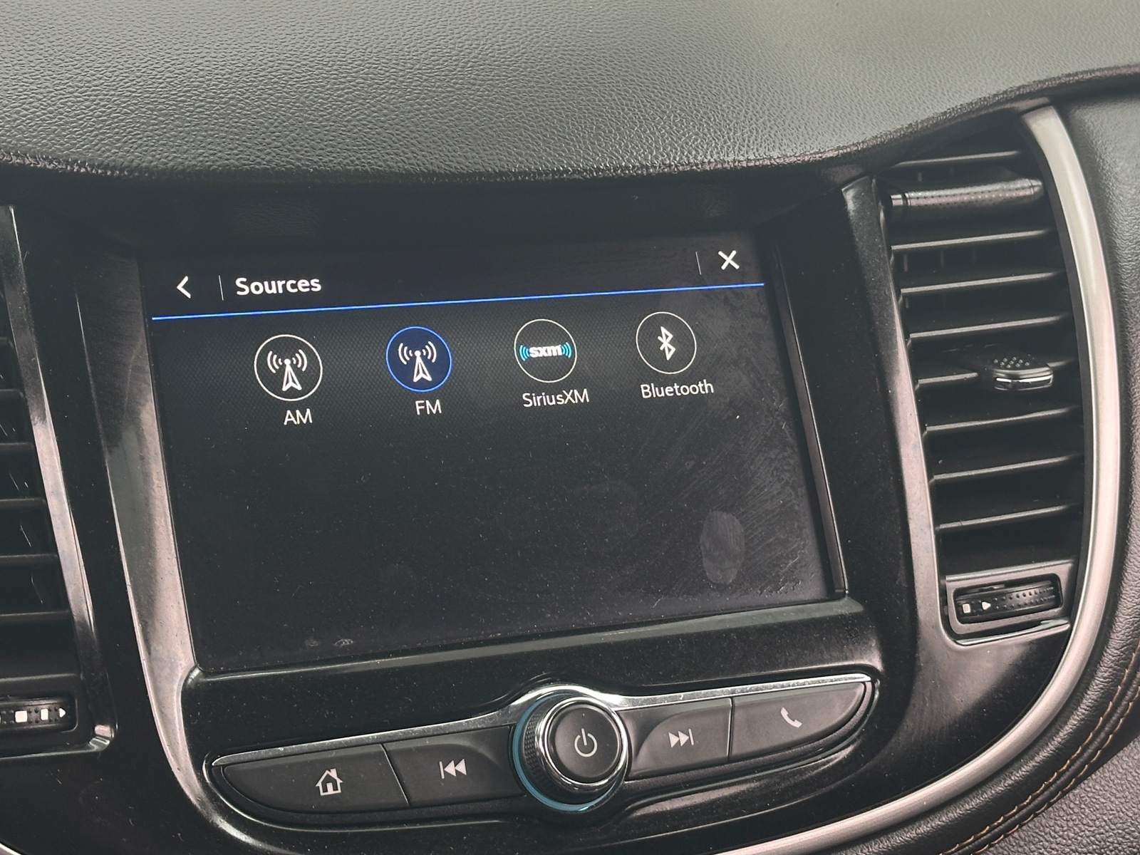 Thumbnail: 2022 Chevrolet Trax - 4