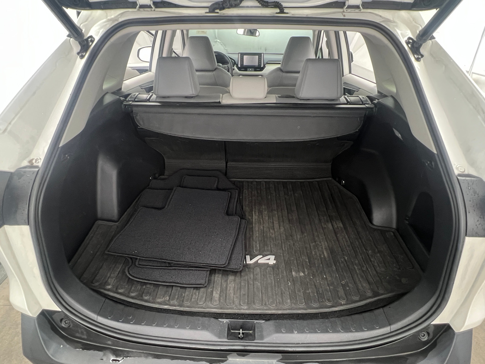 Thumbnail: 2021 Toyota RAV4 - 6