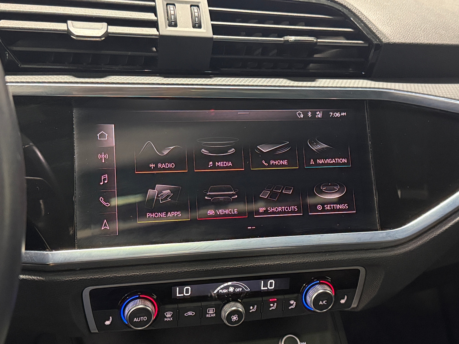 Thumbnail: 2020 Audi Q3 - 3