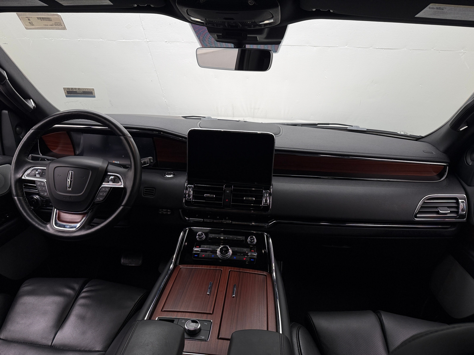 Thumbnail: 2021 Lincoln Navigator L - 2