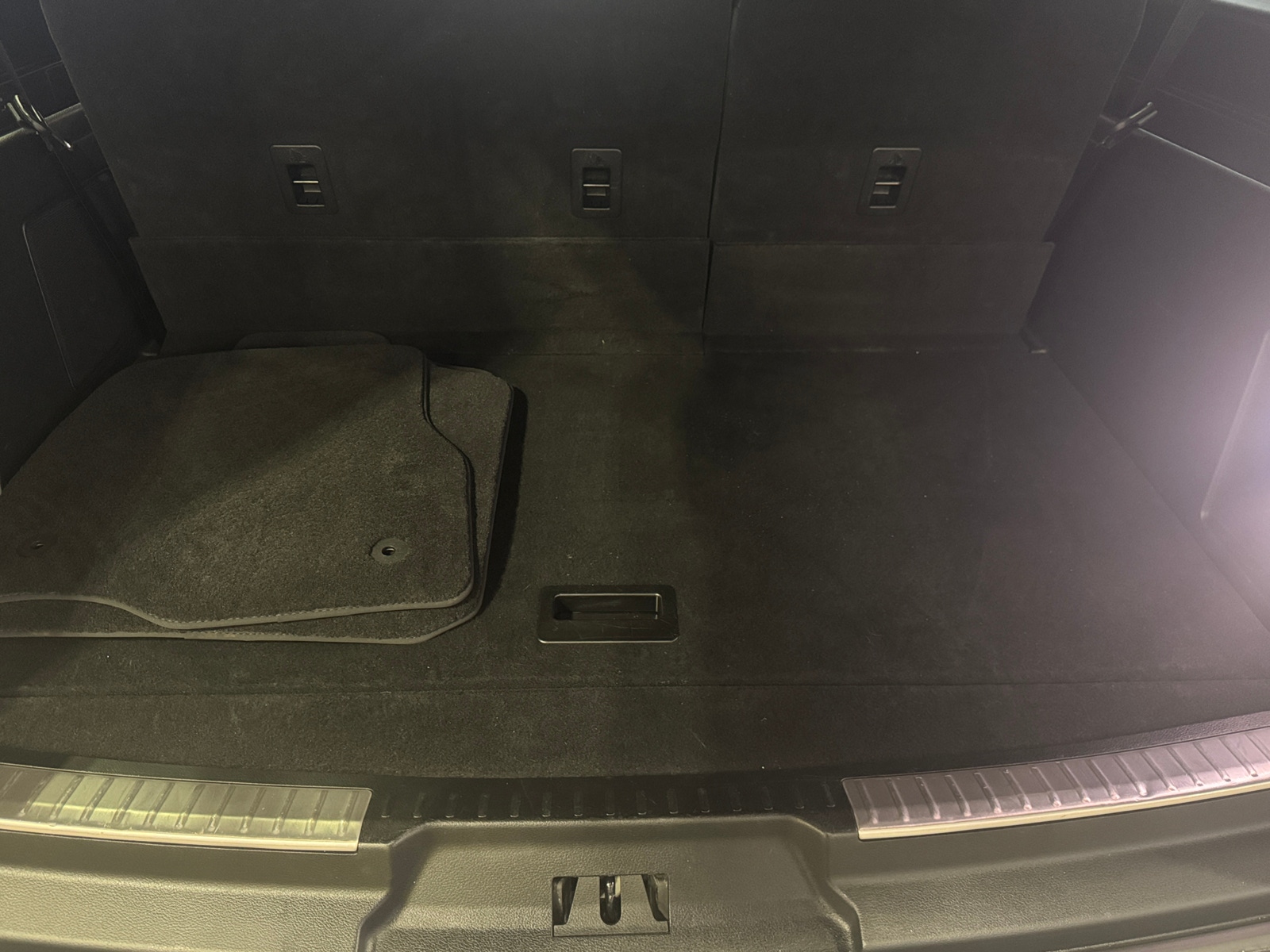 Thumbnail: 2021 Lincoln Navigator L - 6