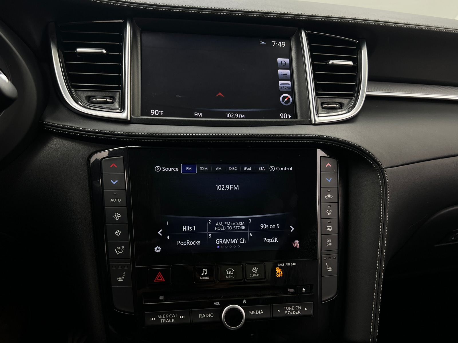 Thumbnail: 2019 INFINITI QX50 - 3