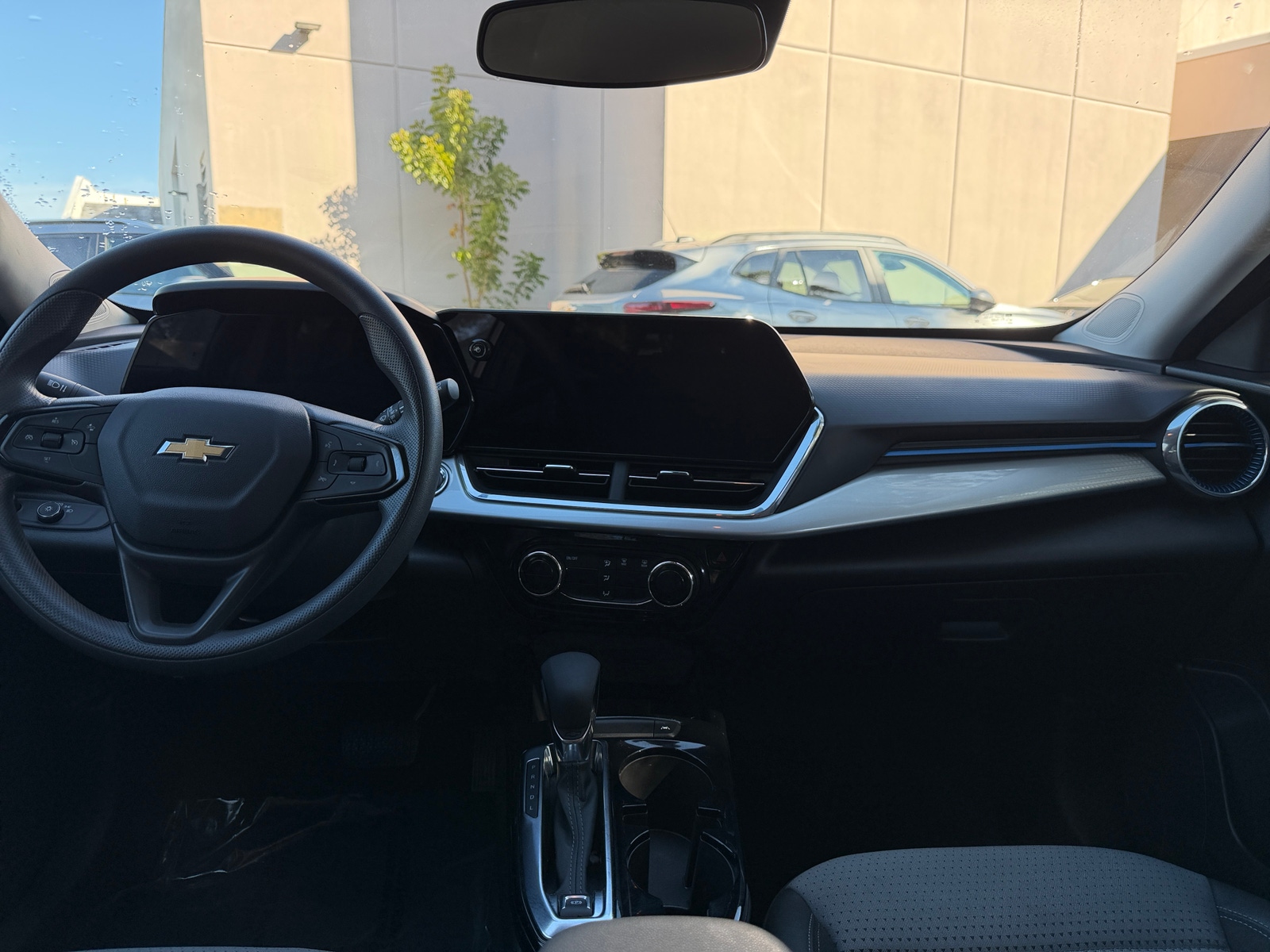 Thumbnail: 2025 Chevrolet Trax - 3