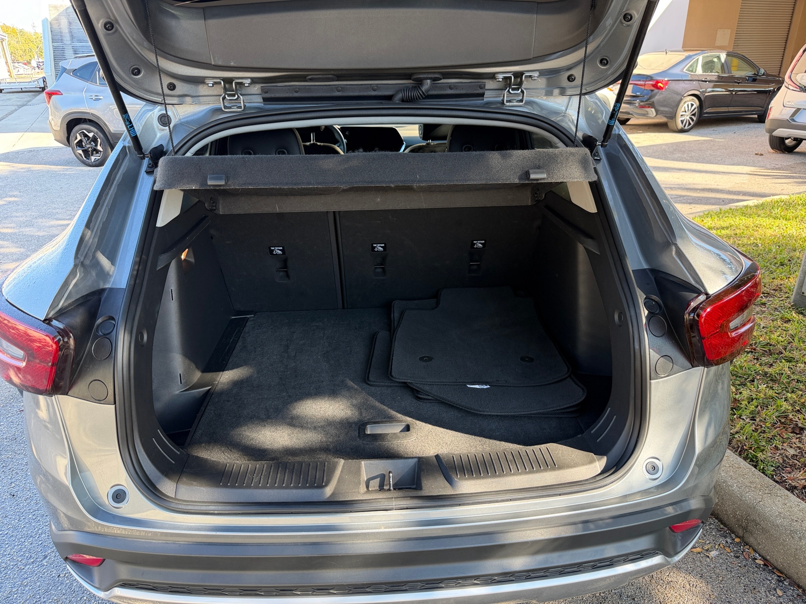 Thumbnail: 2025 Chevrolet Trax - 5