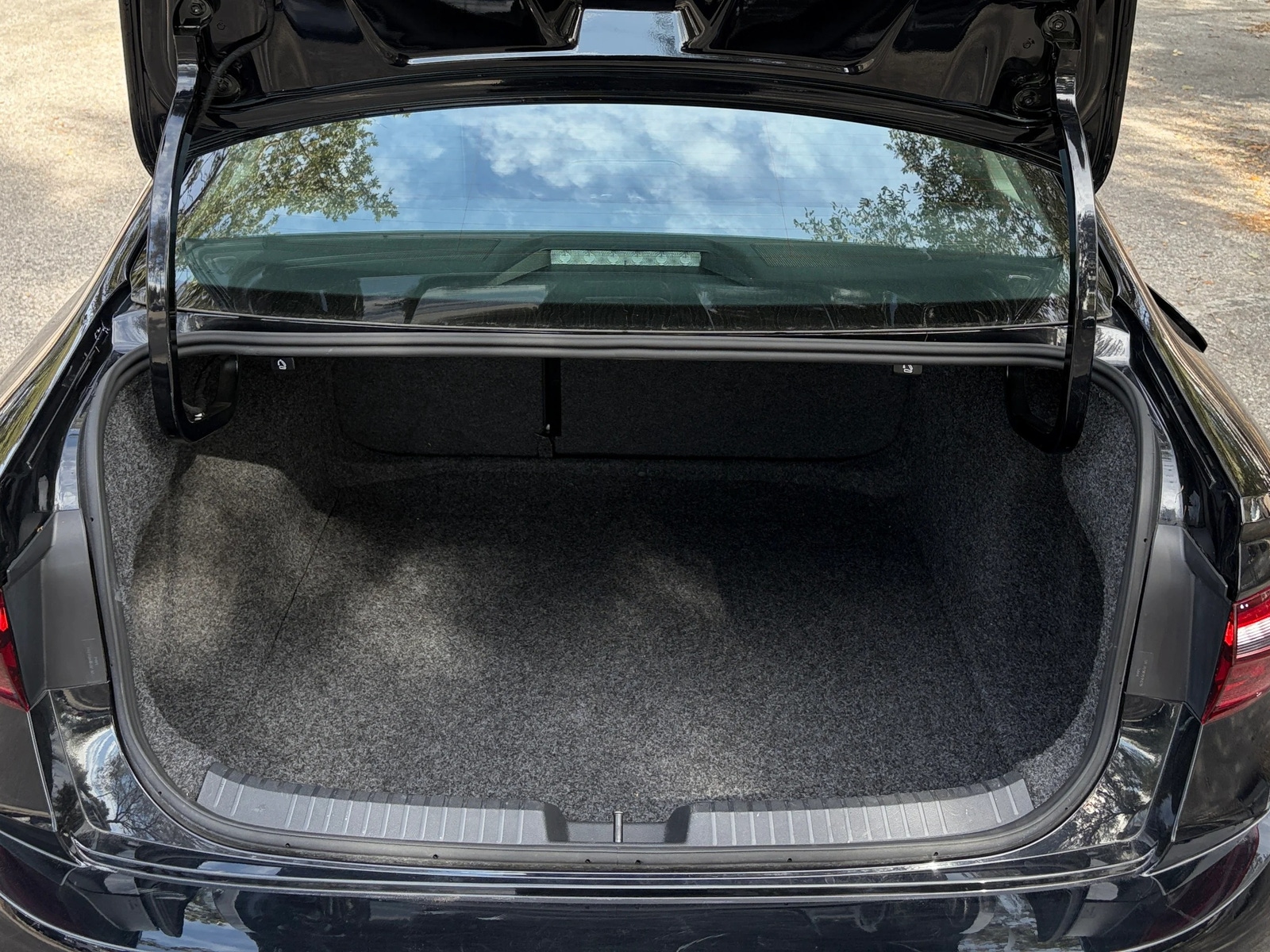 Thumbnail: 2025 Volkswagen Jetta - 4