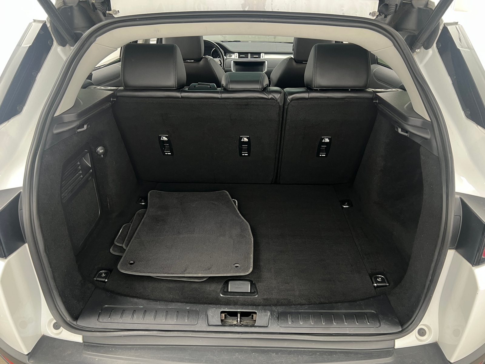 Thumbnail: 2017 Land Rover Range Rover Evoque - 6