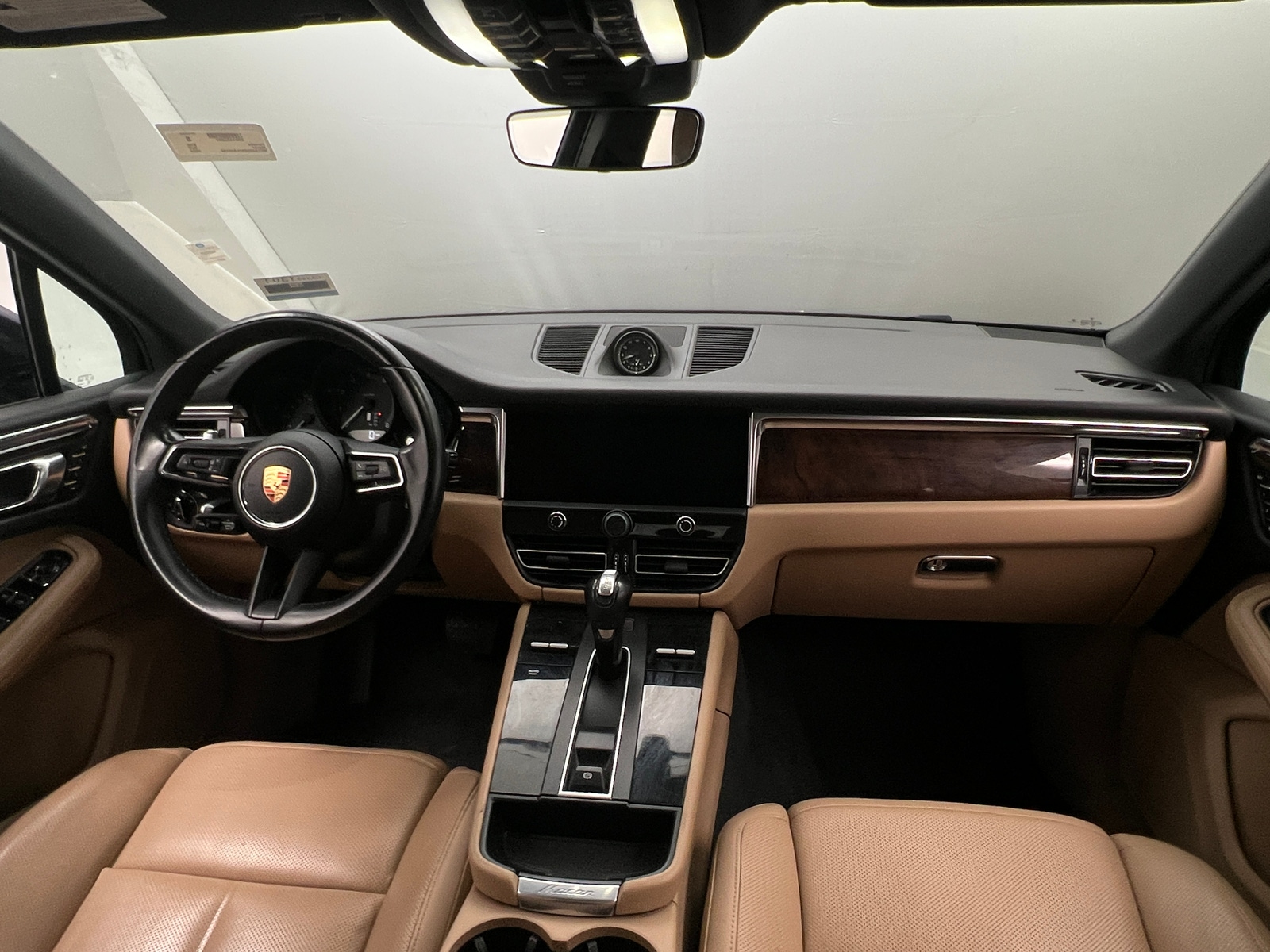 Thumbnail: 2023 Porsche Macan - 2