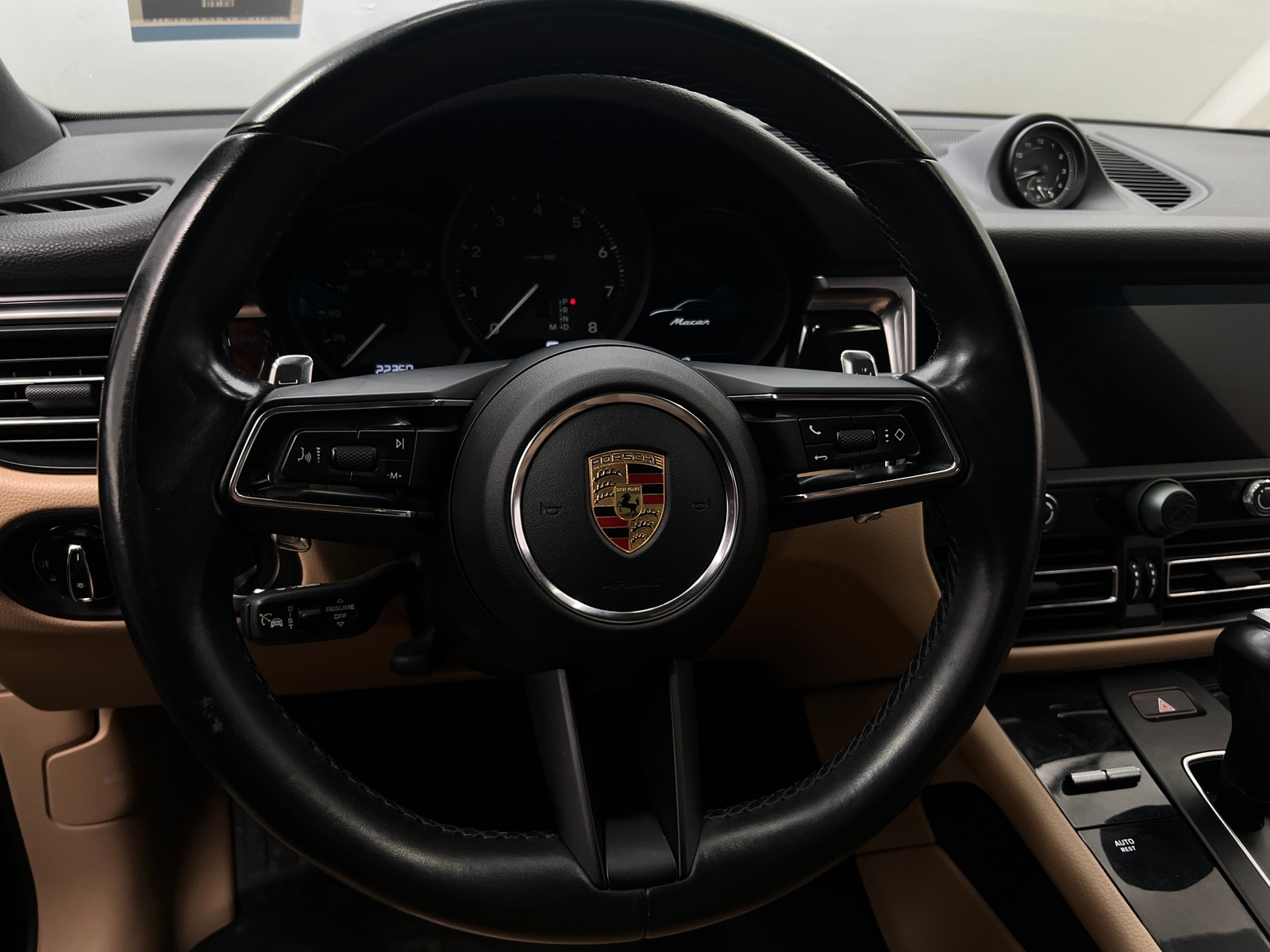 Thumbnail: 2023 Porsche Macan - 4