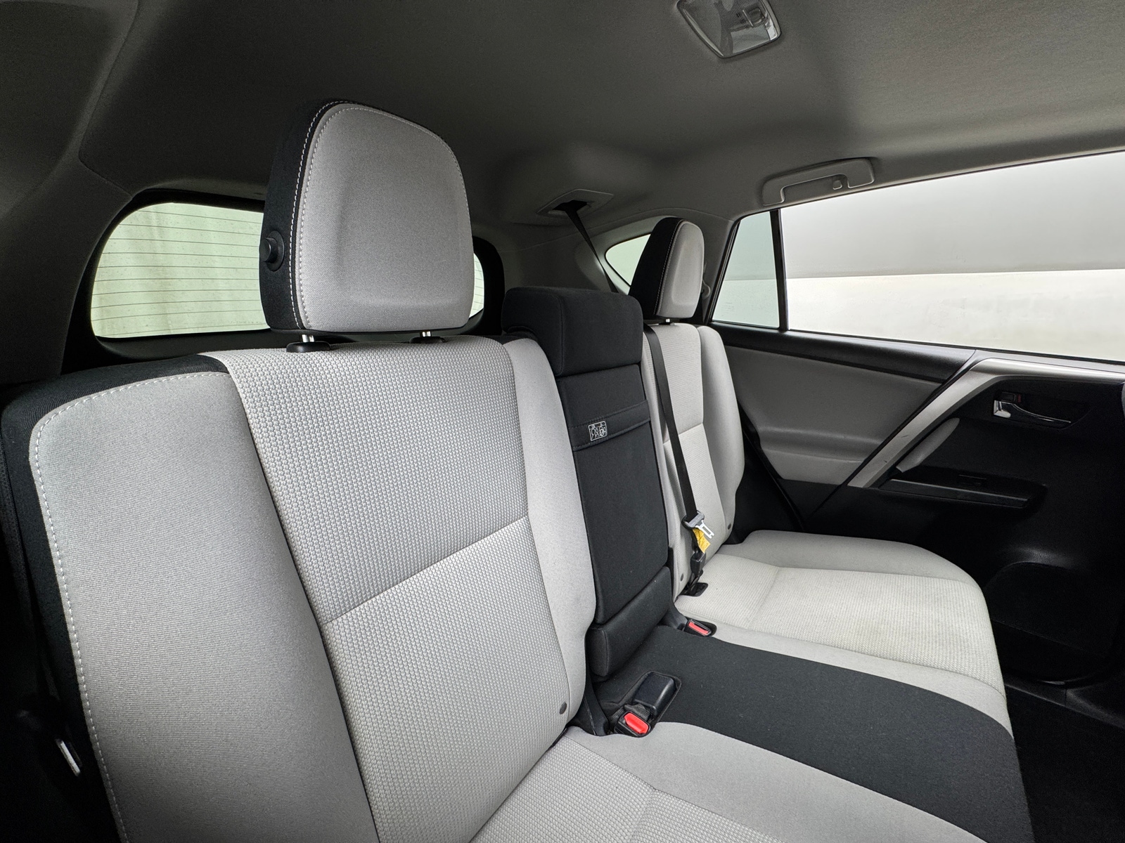 Thumbnail: 2017 Toyota RAV4 - 6