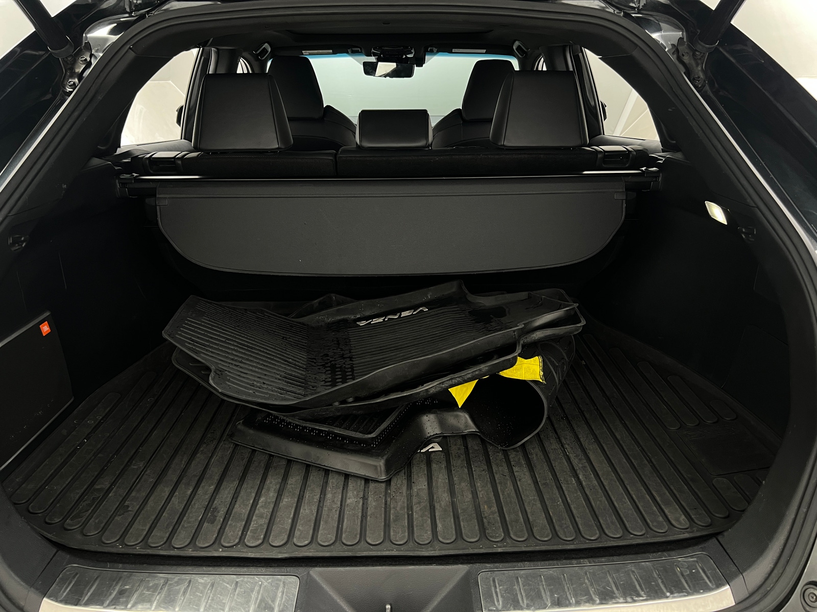 Thumbnail: 2021 Toyota Venza - 6