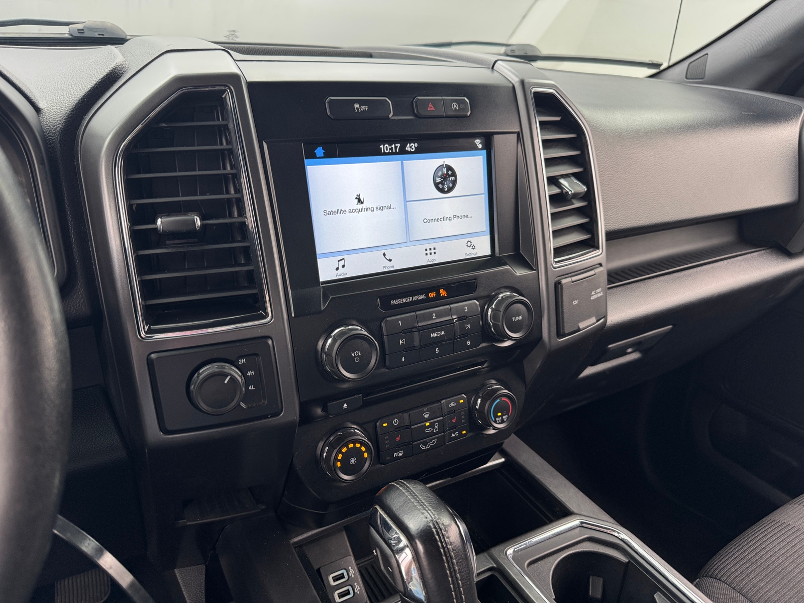 Thumbnail: 2017 Ford Econoline - 4